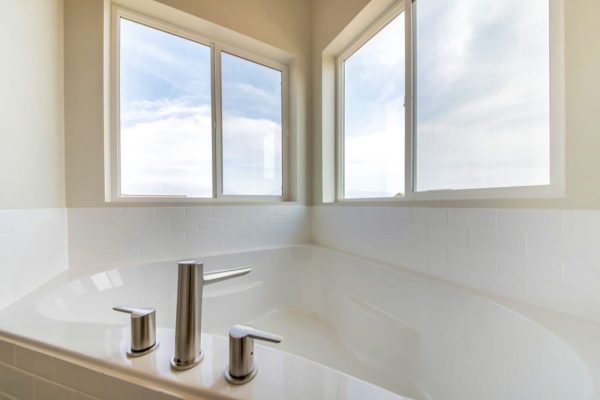 Aluminum_alloy_framed_sliding_window