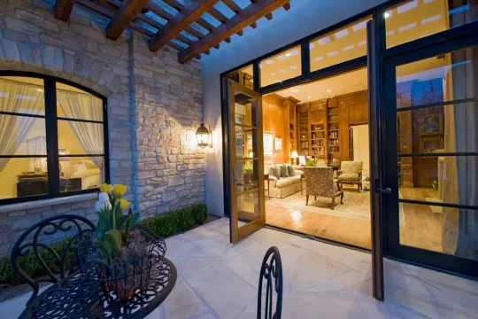 Which_brand_of_aluminum_alloy_doors_and_windows_ha